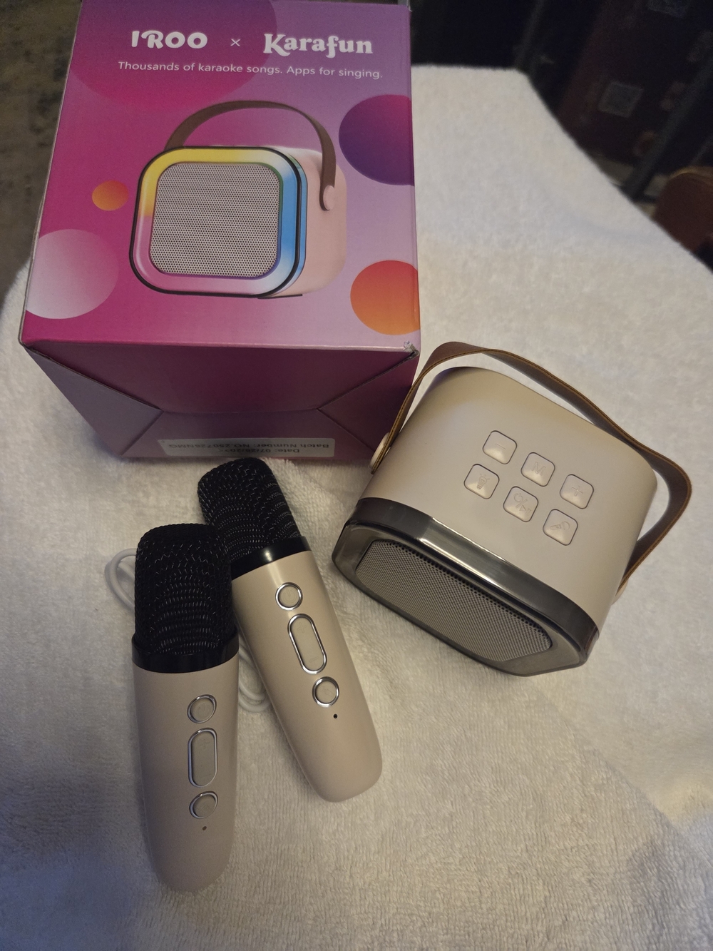 IROO x Karafun Portable Karaoke Speaker with Two Microphones - Cream